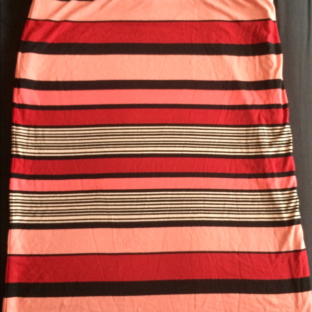 Knee length bodycon skirt